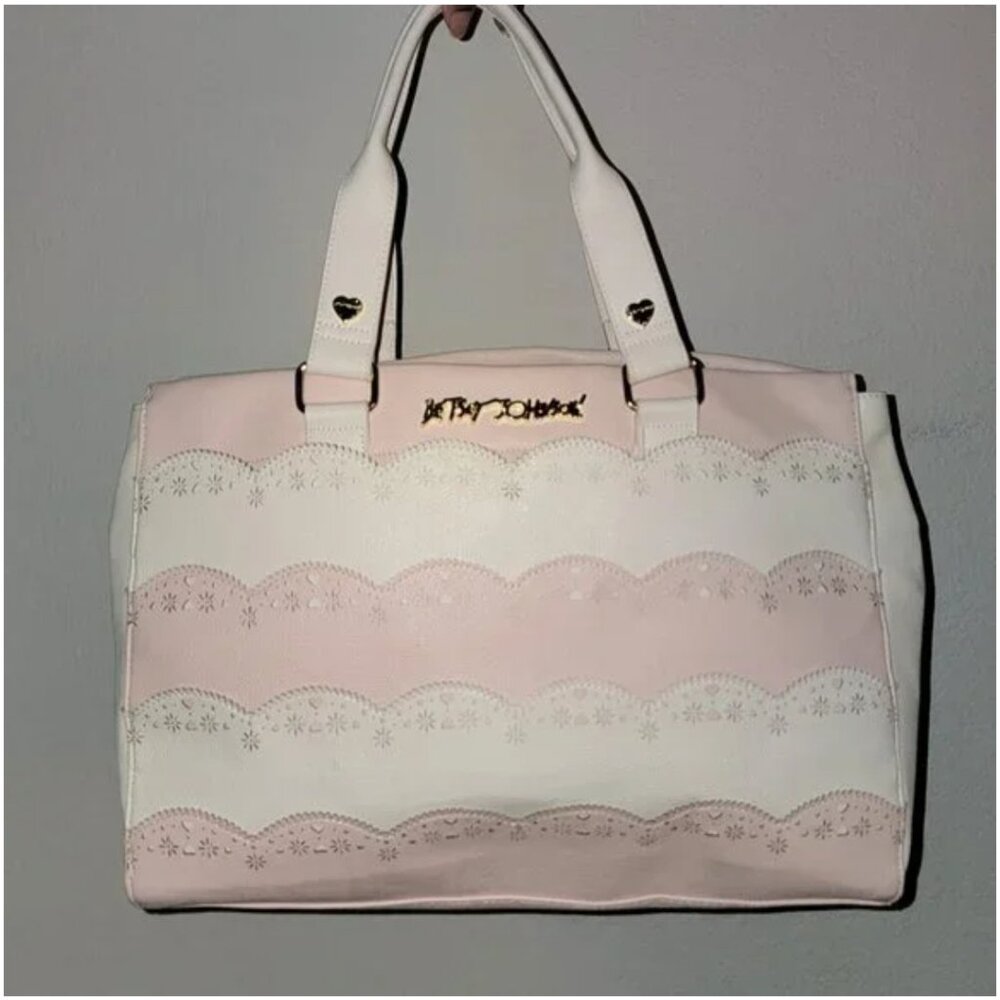 🎉 PINK  BETSEY JOHNSON PURSE